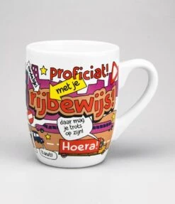 Paper Dreams Mok Cartoon-stijl Rijbewijs Keramiek 325ml Rood/wit 19 Paper Dreams Mok Cartoon-stijl Rijbewijs Keramiek 325ml Rood/wit -Merkloos Winkel 1034x1200 5