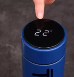 Slimme Thermosfles Met LCD Temperatuur Display - Curver Isolatiefles 0,5 Liter - Dubbelwandige Thermosfles - Thermosbeker - Isoleerfles - Thermoskan - Travel Mug - Bidon Drinkfles - Koffiebeker - Drinkflessen - RVS - Smart Thermos - Bidon - Metaal -Merkloos Winkel 1153x1200