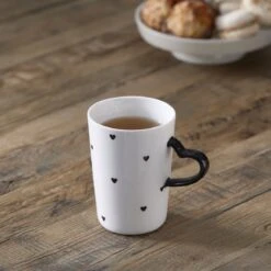 Riviera Maison Mok, Drinkmok, Theemok Met Hartjes Oor - RM Love Mug - Wit - Porselein - 300 ML - 1 Stuk -Merkloos Winkel 1198x1200 15