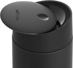 FELLOW - Carter "Move" Mug + Slide-Lock Deksel - Matte Black, 355ml -Merkloos Winkel 1200x1120 3