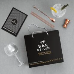 BarDeluxe® Gin Tonic Glazen - Gin Tonic Geschenkset - Handgeblazen - Gin Glazen - 2 Stuks - Gin Set - Kristal - Inclusief 2 Gin Glazen, Gin Tonic Lepel, Maatbeker, 2 RVS Rietjes & Receptenboekje -Merkloos Winkel 1200x1200 1128