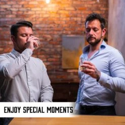 Whisiskey Luxe Whiskey Set - Incl. Whiskey Glas, 4 Whiskey Stones, Onderzetter, Ijstang, Fluwelen Opbergzak, Opbergbox - Whisky Geschenkdoos - Accessoires - Herbruikbare IJsblokjes - Cadeau Voor Man & Vrouw -Merkloos Winkel 1200x1200 1350