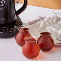 KARACA-REFIKA TATLICAN- SET VAN 6 TURKSE THEEGLAZEN 200ML-Karaca Refikadan Tatlıcan Teegläser-Set, 6-teilig Personen Teeservice-6er Set Spülmaschinenfestes Türkisches Teeglas Türkische Teegläser, Einzigartiges