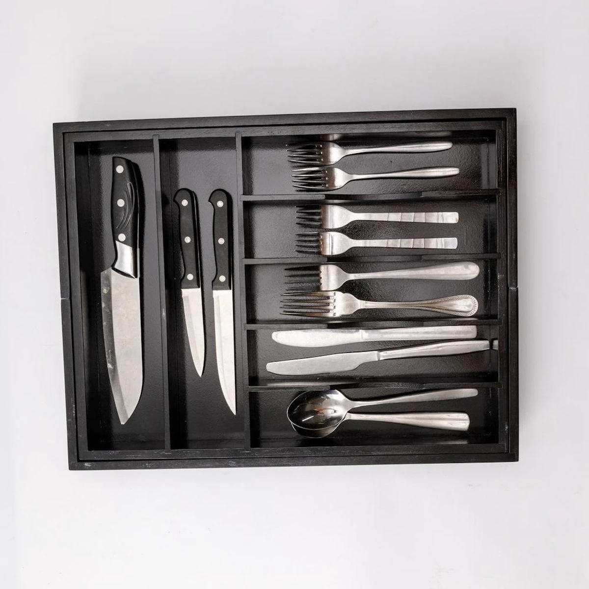 Merkloos Decopatent® Uitschuifbaar Bestekbak - Besteklade - 7 Vaks -> Uitschuifbaar Naar 9 Vakken - Bestekbakken Organizer - Bamboe - Zwart 6 Merkloos Decopatent® Uitschuifbaar Bestekbak - Besteklade - 7 Vaks -> Uitschuifbaar Naar 9 Vakken - Bestekbakken Organizer - Bamboe - Zwart - Afbeelding 4