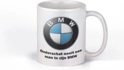 Cadeau Mok BMWrijder - Onderschat Nooit Een Man In Zijn BMW - Zwart Handvat- Kado Beker Voor Vader-opa-broer-neef-oom-zoon-papa -Merkloos Winkel 1200x675 13
