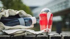 Sareva Muesli Beker - Met Lepel - Yoghurt 2 Go - Rood -Merkloos Winkel 1200x675 8