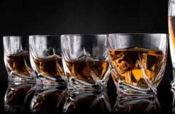 VDN Edam Whiskey Glazen Set Handgeblazen - 4 Whiskeyglazen – Tumbler - Loodvrij Kristal Glas -Merkloos Winkel 1200x784 3