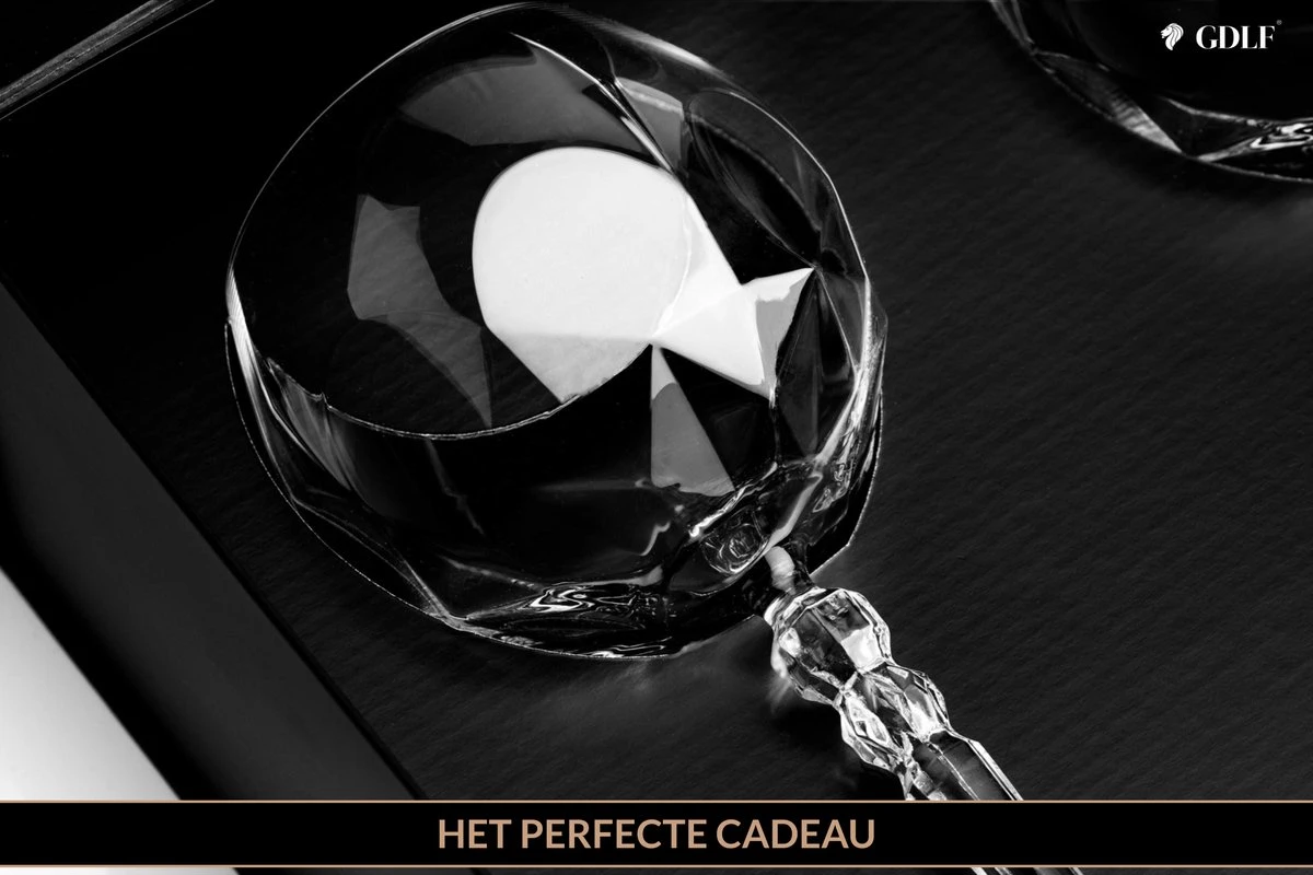 GDLF® Gin Tonic Glazen Set In Een Luxe Geschenkdoos - Incl. Zwarte RVS Maatbeker 30/15ML - Hoogwaardig Loodvrij Kristal - Made In Europe - Cocktail Glazen - 600ML - Cocktail Set - Gin Tonic Geschenkset - Cadeau Voor Man/Vrouw 6 GDLF® Gin Tonic Glazen Set In Een Luxe Geschenkdoos - Incl. Zwarte RVS Maatbeker 30/15ML - Hoogwaardig Loodvrij Kristal - Made In Europe - Cocktail Glazen - 600ML - Cocktail Set - Gin Tonic Geschenkset - Cadeau Voor Man/Vrouw - Afbeelding 4