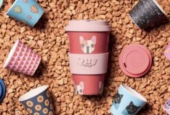 Quy Cup - 90ml Ecologische Reis Beker - Espressobeker “Peanuts Snoopy Music” Met Zwarte Siliconen Deksel -Merkloos Winkel 1200x810 3