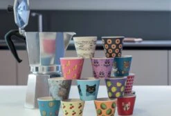 Quy Cup - 90ml Ecologische Reis Beker - Espressobeker “Peanuts Snoopy Music” Met Zwarte Siliconen Deksel -Merkloos Winkel 1200x814