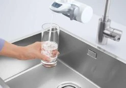 BRITA On Tap Faucet Filtration System - Uitstekend Smakend Gefilterd Water - Inclusief 1 BRITA ON TAP Kraanfilter - 600 Liter Water Gefilterd Per Patroon - Witte Kleur -Merkloos Winkel 1200x839