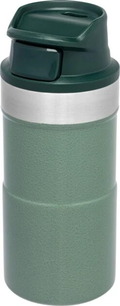 Stanley The Trigger-Action Travel Mug 0,25L - Thermosfles - Hammertone Green -Merkloos Winkel 471x1200 2