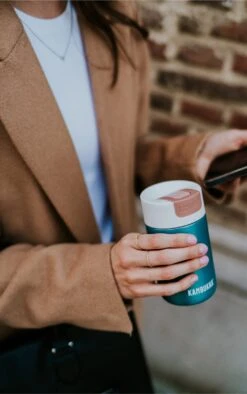 Kambukka Olympus Thermosbeker 300 Ml - Makkelijk Reinigen - Lekvrije Koffiebeker - RVS - Enchanted Forest -Merkloos Winkel 753x1200