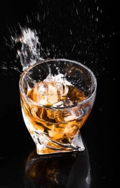 VDN Edam Whiskey Glazen Set Handgeblazen - 4 Whiskeyglazen – Tumbler - Loodvrij Kristal Glas -Merkloos Winkel 767x1200 1