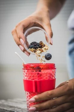 Sareva Muesli Beker - Met Lepel - Yoghurt 2 Go - Rood -Merkloos Winkel 800x1200 71