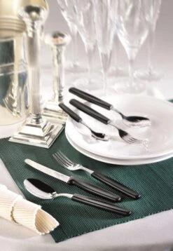 Victorinox Swiss Classic Tafelmessenset - 11cm - 3-delig - Zwart - Gekarteld - RVS En Kunststof 11 Victorinox Swiss Classic Tafelmessenset - 11cm - 3-delig - Zwart - Gekarteld - RVS En Kunststof -Merkloos Winkel 827x1200 1