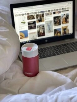 Kambukka Olympus Thermosbeker 300 Ml - Makkelijk Reinigen - Lekvrije Koffiebeker - RVS - Cherry Cake -Merkloos Winkel 900x1200 4