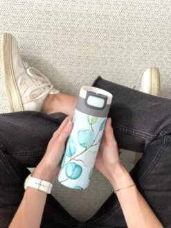 Kambukka Etna Thermosbeker 500 Ml - Makkelijk Reinigen - Lekvrije Koffiebeker - Eucalyptus Leaves -Merkloos Winkel 900x1200 6