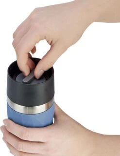 Tefal Compact Travel Mug Compact Thermosfles - 0,3 L - Blauw 16 Tefal Compact Travel Mug Compact Thermosfles - 0,3 L - Blauw -Merkloos Winkel 926x1200